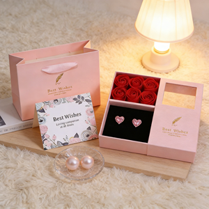 Boîte cadeau rigide en carton recyclable personnalisée avec 6 fenêtres en forme de rose de fleurs de sopa, pour anniversaire, Saint-Valentin. - Product Image 3