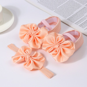 Bé gái rắn màu giày + hairband đặt trẻ mới biết đi giày với đế mềm và lớn Bowknot chống trượt - Product Image 6