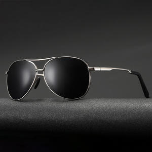 Gafas de Sol Polarizadas para Hombre 10461 Superhot Eyewear, Estilo Piloto Clásico, Color Negro, para Conducir - Product Image 6