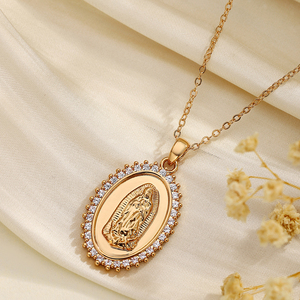 Dreamwork Vente en gros de bijoux religieux Plaqué or 18 carats Zircone cubique CZ Pendentif ovale Vierge Marie Miraculeuse Colliers Cadeau pour filles - Product Image 1