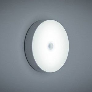 Lámpara Nocturna Inteligente con Sensor de Movimiento LED, Recargable, 6 LED Redondos Blancos, Pequeña Luz Nocturna para Gabinete - Product Image 2