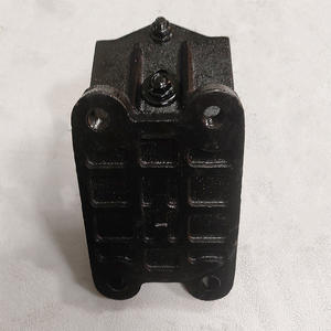 WG9725590630 Engine Front Support for Delong Howo Woo Truck High Quality Engine <b>Mounts</b> Available Now - Product Image 3