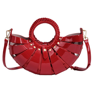 Nouveau Sac à Main et Sac Bandoulière Vintage Rouge Coquillage Style Européen et Américain, Couleur Unie, Décoration Clous Creux, Collection Automne Hiver 2026 - Product Image 5