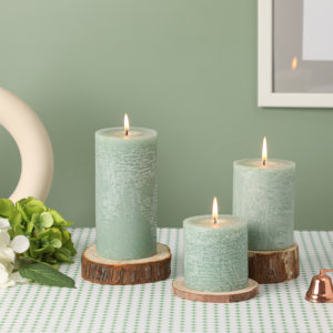 Bougie parfumée en cire de soja aux fleurs séchées à la vanille avec boîte-cadeau en étain en verre - Product Image 3