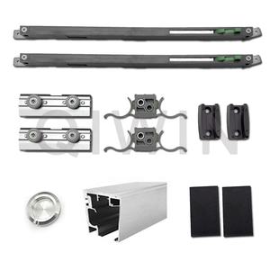 Système de porte coulissante en aluminium à fermeture amortie à montage mural avec quincaillerie cachée invisible pour bâtiment commercial - Product Image 2