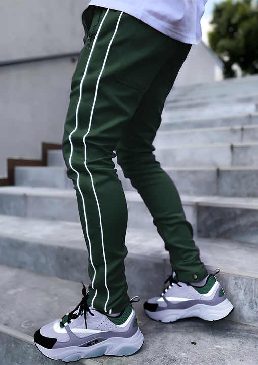 Flare leg jogging pants hotsell