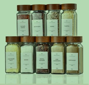 Bocaux à épices carrés en verre de 4 oz avec couvercles à vis hermétiques en bois, résistants au lave-vaisselle, étiquettes pré-imprimées pour la cuisine et le camping - Product Image 1