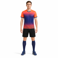 Ensemble Maillot et Short de Football Personnalisé – Modèle Respirant à Sublimation, Uniforme de Football à Séchage Rapide, Maillot d'Équipe Col en V