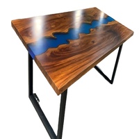 Table de salle à manger en bois massif de noyer avec dessus en résine époxy, design spécial Ocean