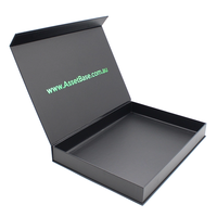 Boîtes cadeaux en carton rigide noir de luxe en gros, emballage magnétique personnalisé avec gaufrage et laminage mat