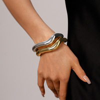 Brazalete de Mujer Estilo Vintage, Chapado en Oro de 18K, Acero Inoxidable 316L, Diseño de Onda Irregular, Joyería de Moda Impermeable