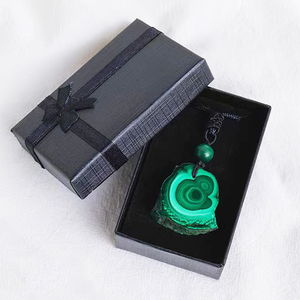 Venta al por mayor a granel Natural <span class=keywords><strong>de</strong></span> alta calidad <span class=keywords><strong>de</strong></span> cristal Irregular forma collar verde malaquita colgante decoración regalos - Product Image 6