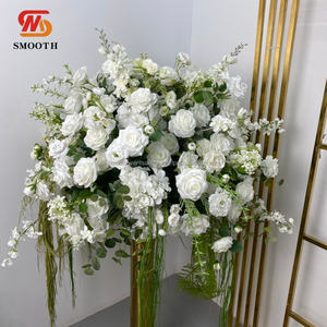 Fleurs artificielles de mariage lisses, roses blanches avec des feuilles vertes, boule de fleurs, centre de table pour la décoration de mariage - Product Image 4