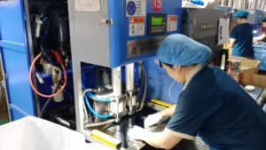 Thân Thiện Với Môi 100Ml 250Ml 300Ml 350Ml 400Ml <span class=keywords><strong>500Ml</strong></span> Vòng Và Vuông Dùng Một Lần Nước Trái Cây Lastic Chai Cho Đồ Uống - Product Image 6