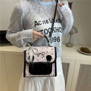 Bolsos de mujer de moda: los elementos de encaje y perlas se combinan para crear un estilo de niña de ensueño - Product Image 2