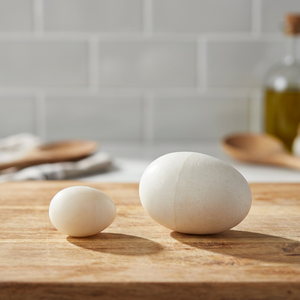 Œuf artificiel rond en plastique - Écologique, léger et durable pour pigeons/canards/poulets - Product Image 2