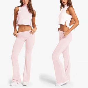 Ensemble de sport 2 pièces YIYI pour femme : Crop top sans manches à col montant avec coussinets, séchage rapide, effet push-up fessier – Tenue de yoga pour femme - Product Image 5