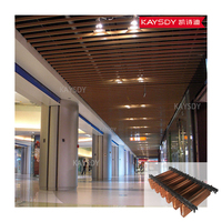 Panel de techo lineal con deflector de tira de aluminio moderno Pop, diseño de techo falso para centro comercial, restaurante, pasillo, perfiles metálicos suspendidos