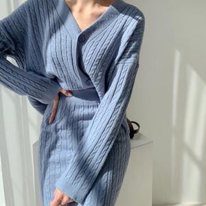 <span class=keywords><strong>Robe</strong></span> <span class=keywords><strong>pull</strong></span> élégante en maille Jupe transparente boutonnée à manches longues Ensemble deux pièces - Product Image 3