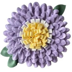 Tapis à renifler pour animaux de compagnie en polaire écologique à impression moderne personnalisée pour chiens, tapis d'entraînement interactif pour chiens - Product Image 1