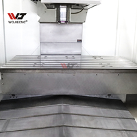 Vente chaude 5 Axes Cnc Centre D'usinage VMC1580 Cnc Fraiseuse avec Table De Rotation De Coupe Nouvel État