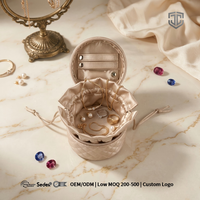 Boîte à bijoux cylindrique de luxe en cuir PU matelassé avec fermeture éclair, logo personnalisé, faible MOQ, pochette de voyage, cadeau pour demoiselle d'honneur, cadeau de mariage