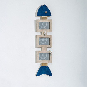 Marco de Fotos de Madera de 3 Paneles con Forma de Pez Estilo Mediterráneo, Decoración de Pared, Orientación Vertical - Product Image 1