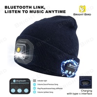 Berretto Invernale Unisex con LED Integrato, Cappello con Luce Frontale Ricaricabile, Caldo e Lavorato a Maglia, Modello AR70
