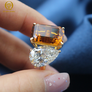 Anillo de Compromiso Personalizado con Diamante Cultivado en Laboratorio de Corte Pera VVS y Topacio Amarillo, Engaste de Garras en Oro Real de 18K, Joyería de Boda para Mujer - Product Image 1