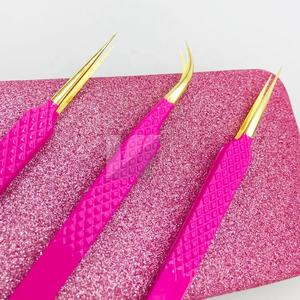 Pince à épiler en acier durable japonaise avec logo personnalisé, enduite de couleur et pointe pointue - Product Image 1