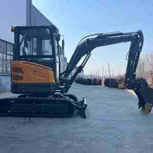 2.7 Ton Mini Crawler Excavator Diesel Engine With PLC <b>Control</b> Bearing 1-Year Warranty Engine, Pump, and Gear Compact Constructio - Product Image 4