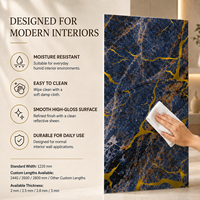 Panneau mural UV MORLENX bleu profond à veines dorées, feuille de marbre PVC haute brillance pour projets d'aménagement hôtelier