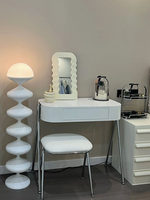 Coiffeuse style crème, bureau de maquillage moderne et minimaliste, table de maquillage haut de gamme de luxe léger pour chambre à coucher