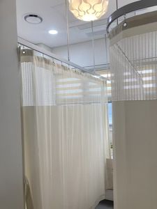 Cortinas y Rieles de Aluminio Largos y Móviles para Hospitales con Riel Resistente y Duradero - Product Image 2