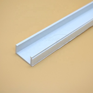 <span class=keywords><strong>Profilé</strong></span> en plastique <span class=keywords><strong>PVC</strong></span> extrudé <span class=keywords><strong>rectangulaire</strong></span> en forme de U pour canal LED suspendu avec <span class=keywords><strong>profilé</strong></span> - Product Image 2