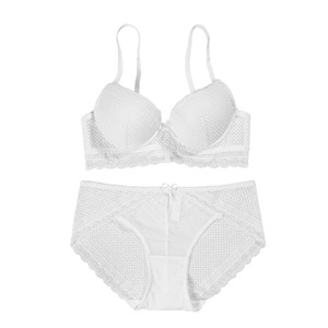 Ensemble soutien-gorge et culotte en dentelle pour <span class=keywords><strong>femme</strong></span>, soutien-gorge <span class=keywords><strong>push</strong></span>-<span class=keywords><strong>up</strong></span> sans armatures en nylon doux à bonnets 3/4 avec maintien intégré, design respirant et sans coutures - Product Image 5