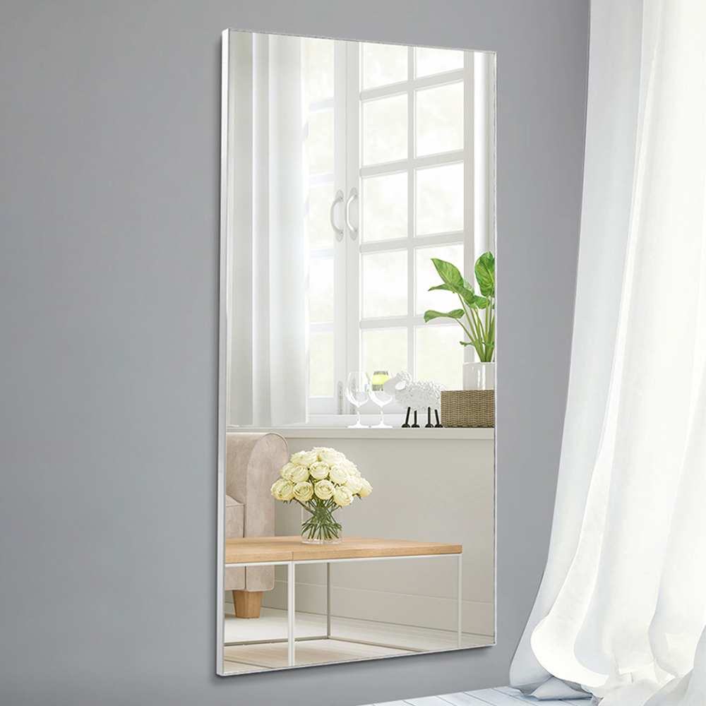 Silver/wall