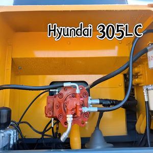 Excavadora de cadenas Hyundai 305 LC-9T usada de 30 toneladas con motor Cummins y cilindro y bomba hidráulicos Eaton en venta - Product Image 5