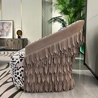 Fauteuil lounge italien fait main à imprimé léopard avec franges et base en acier inoxydable poli, mobilier de salon de villa