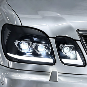 Conversions de phares à LED pour Lexus LX470 1998-2007 avec feux de jour et clignotants séquentiels. - Product Image 6