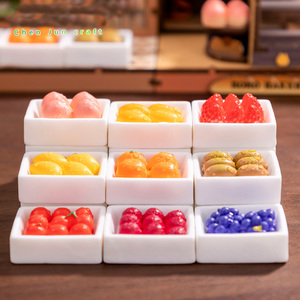 Figurines de fruits miniatures en résine, raisins artificiels, mini-modèles de fruits, jouets de cuisine pour enfants, fournitures de décoration de gâteaux - Product Image 2