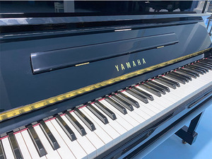 Piano Vertical Acústico <span class=keywords><strong>HQ300</strong></span> con 88 Teclas Mecánicas, Teclado de Madera Maciza de Marca Japonesa de Alta Gama, Usado en Venta - Product Image 3