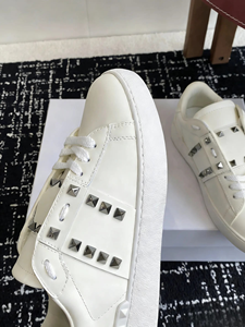 Baskets décontractées à lacets avec panneaux scintillants et cloutés pour femmes, style streetwear et sorties quotidiennes Valentinos - Product Image 4