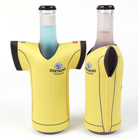 Vente en gros de refroidisseurs de canettes de bière en néoprène pour t-shirts de sport imprimés, Coozie isotherme premium avec logo personnalisé, excellent cadeau pour les amateurs de sport