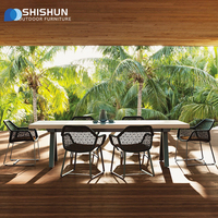 Ensemble de table et chaises de salle à manger d'extérieur moderne et durable pour hôtel, jardin, cour et villa - Meubles de jardin en rotin pour fêtes