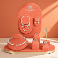 Zebopak Ensemble de présentoirs à bijoux, panneau de fond en velours orange corail de marque, base dorée, support pour colliers et bagues