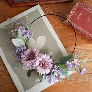 Bouquet mural de fleurs artificielles Hai Xue, violet, décoration de mariage CF01095A - Product Image 1