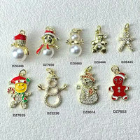 CH-LHP2670 Charme de Noël en forme de sapin/rendeau en CZ transparent, plaqué or, avec pendentif flocon de neige, accessoires cadeaux de Noël, vente en gros