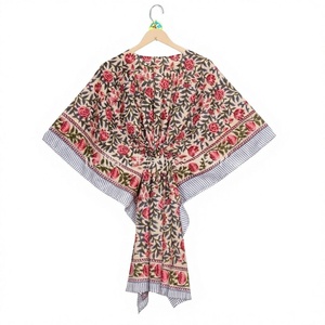 Robe Kaftan Midi Bohème Sexy à Imprimé Floral 100% Coton Fait Main, Col en V, Manches Courtes, Silhouette Moulante, Écologique et Naturelle - Product Image 1