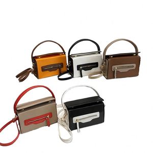 Bolso de mano de piel sintética con estampado de paja para mujer, bandolera de lujo de color puro para las axilas, venta al por mayor - Product Image 1
